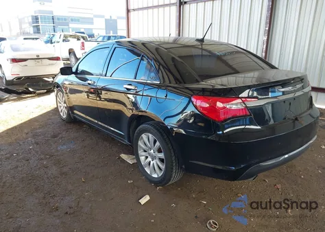 2013 Chrysler 200 Limited z USA, uszkodzony, nr VIN 1C3CCBCG6DN649825